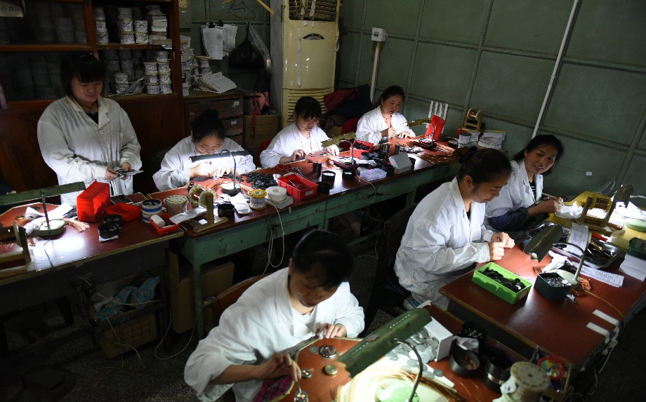 4榮凱公司歷史悠久的游絲元件產(chǎn)線.jpg