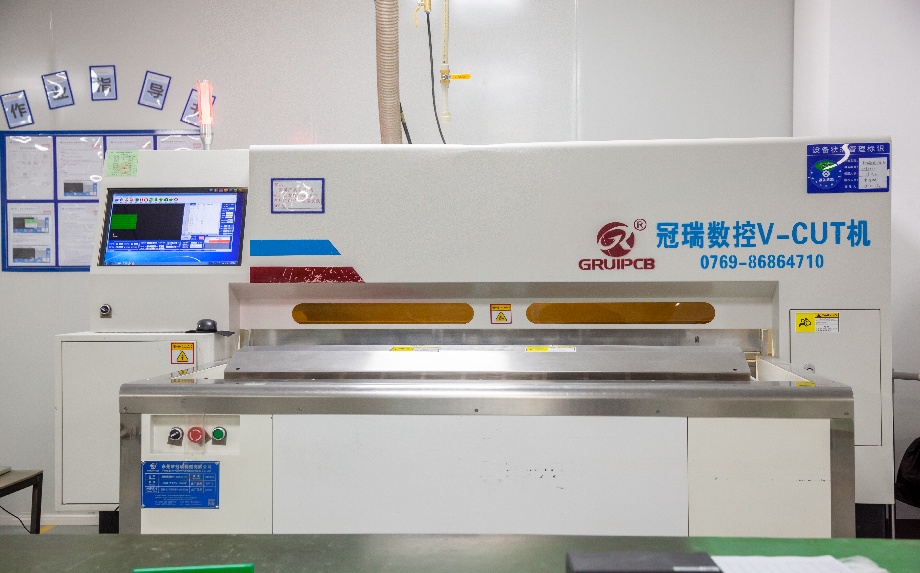 12、數(shù)控V-CUT機(jī).jpg